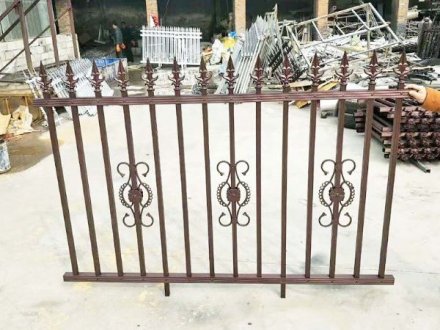 鋁藝護欄的噴漆有什么技巧